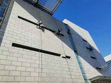 外墻清洗,我們在汗水中奮勇前行 外墻清洗,我們在汗水中奮勇前行