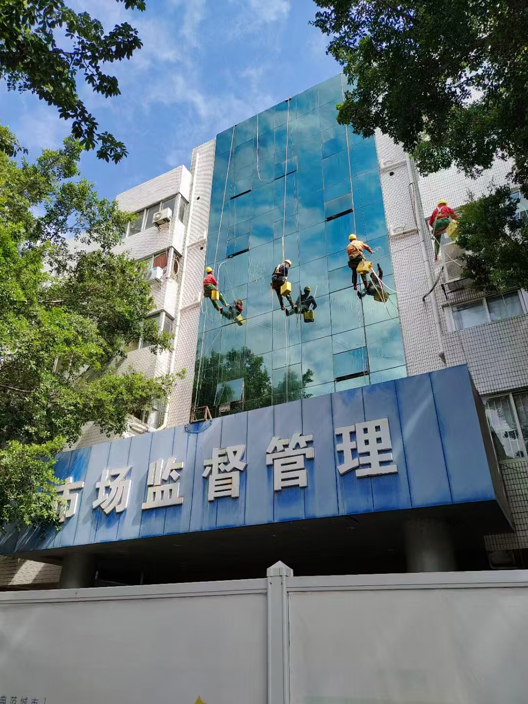 深圳樓宇保潔,外墻清洗,室內保潔,外墻清洗公司-深圳市隆興潔環保科技有限公司