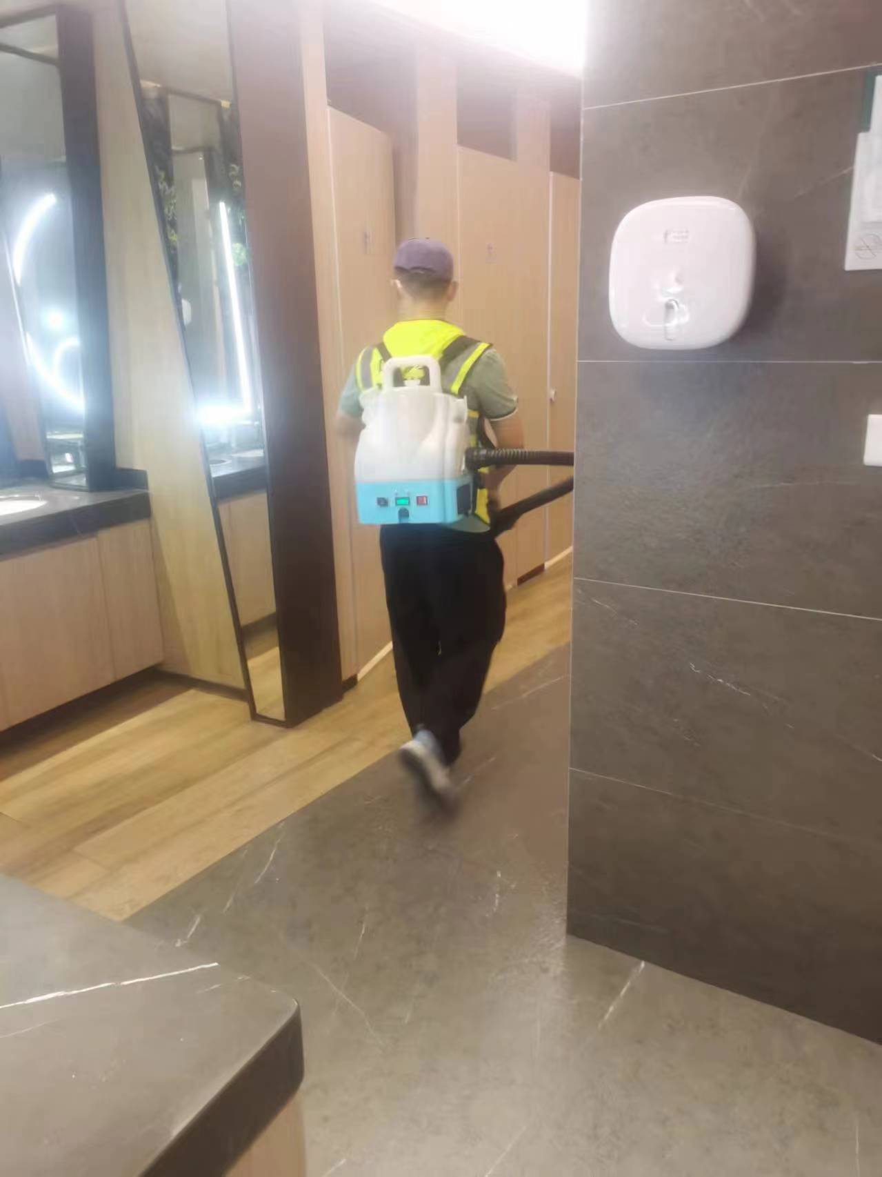 深圳樓宇保潔,外墻清洗,室內保潔,外墻清洗公司-深圳市隆興潔環保科技有限公司